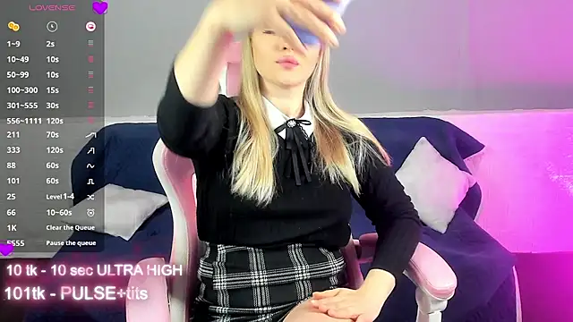 marmelana199 online show from February 12, 2025, 5:26 am