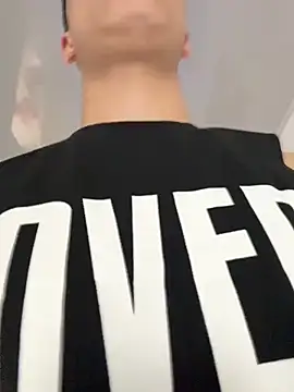 AdrianRinaldi online show from November 14, 2025, 7:56 pm