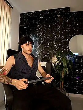 Snapshot of Rafael_Mendezz chatting on December 19, 2025, 8:27 pm Rafael Mendezz online show from December 19, 2025, 8:27 pm