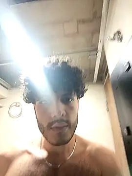 Snapshot of Rafael_Mendezz chatting on December 21, 2025, 6:15 pm Rafael Mendezz online show from December 21, 2025, 6:15 pm