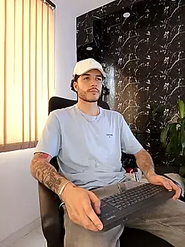 Snapshot of Rafael_Mendezz chatting on February 12, 2026, 8:37 pm Rafael Mendezz online show from February 12, 2026, 8:37 pm