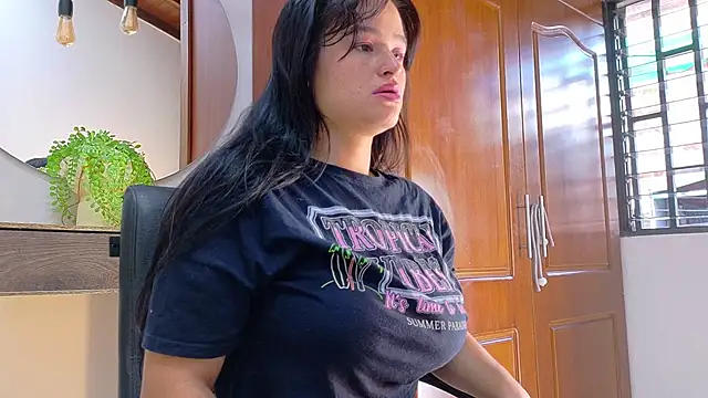 Jennifer Vega1 online show from February 11, 2026, 8:25 pm