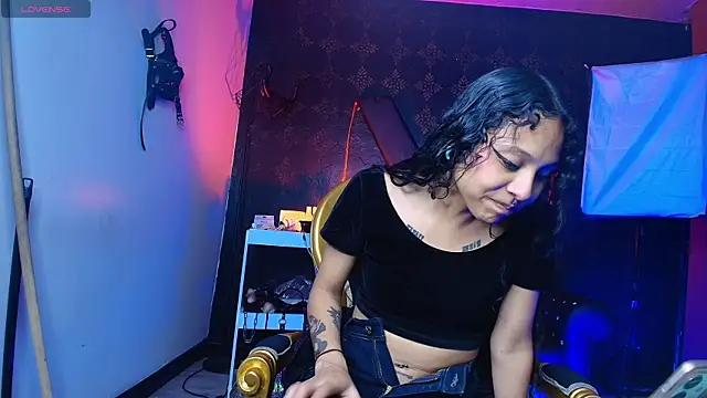 Sweettpleasure online show from November 24, 2025, 3:01 pm