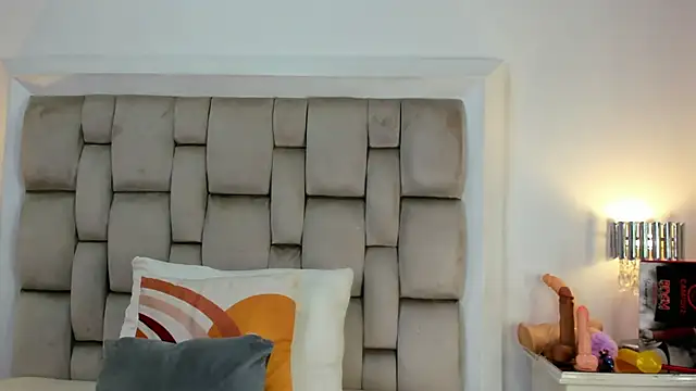 frehia dimou online show from March 13, 2026, 11:17 am