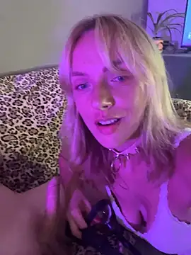 Snapshot of Sienna_Solex chatting on September 13, 2025, 2:17 pm Sienna Solex online show from September 13, 2025, 2:17 pm