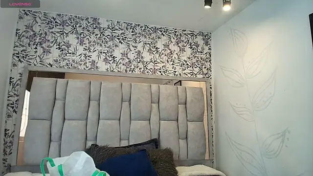 Hanna Lee   online show from March 20, 2026, 5:40 pm