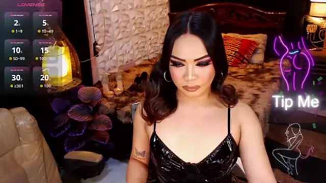 GODDESSHUGECOCKANDREA online show from May 11, 2026, 5:32 pm