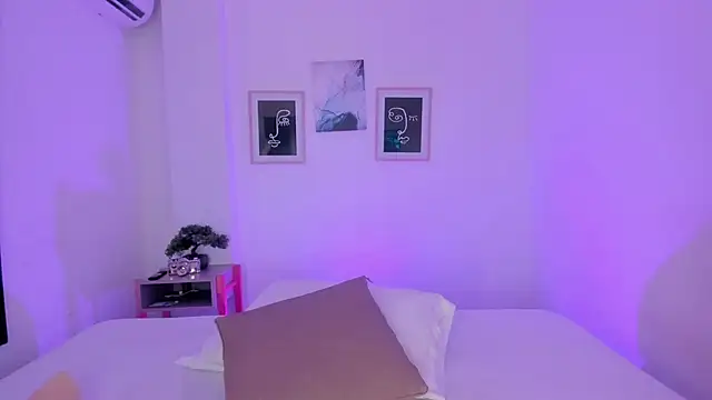 Anastasia lauren online show from March 19, 2026, 7:40 pm