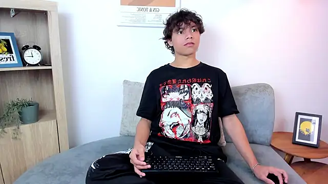 Snapshot of Honeymoon_sariel chatting on February 5, 2026, 1:27 pm Honeymoon sariel online show from February 5, 2026, 1:27 pm