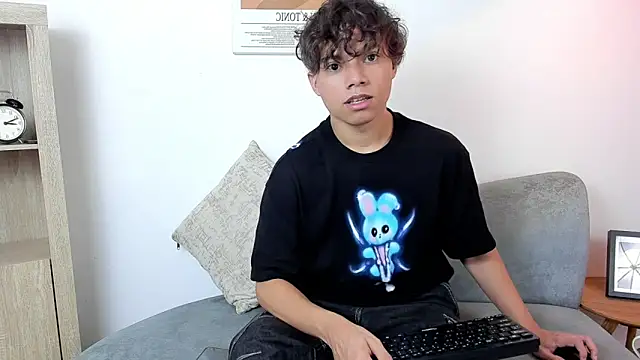 Snapshot of Honeymoon_sariel chatting on February 22, 2026, 1:31 pm Honeymoon sariel online show from February 22, 2026, 1:31 pm