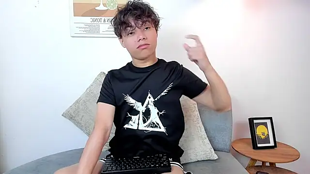 Snapshot of Honeymoon_sariel chatting on February 26, 2026, 1:32 pm Honeymoon sariel online show from February 26, 2026, 1:32 pm