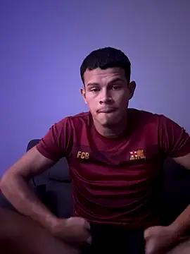 Snapshot of CHARLY-- chatting on October 17, 2025, 8:28 am CHARLY-- online show from October 17, 2025, 8:28 am