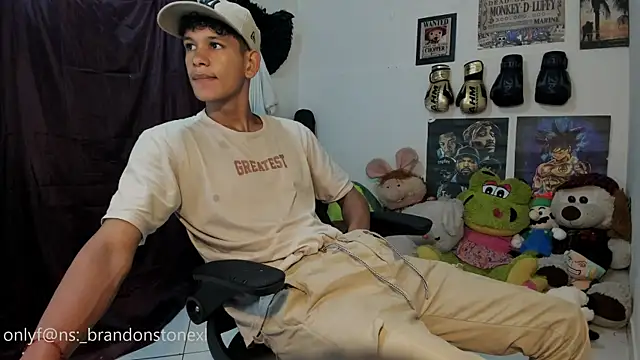 Snapshot of brandonstonexl chatting on February 19, 2026, 12:39 am brandonstonexl online show from February 19, 2026, 12:39 am