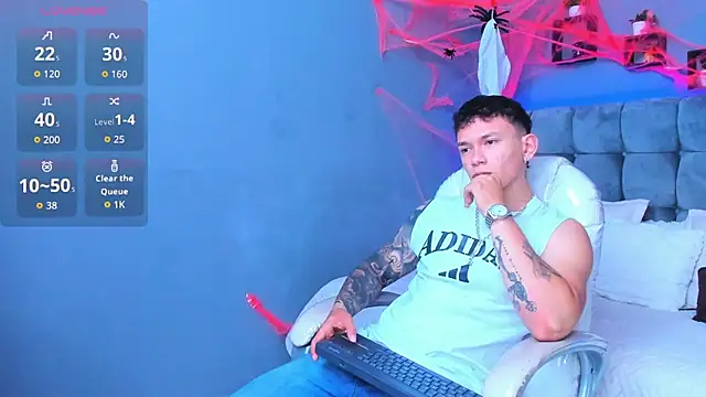 Snapshot of Thomas_moon chatting on October 11, 2025, 11:53 am Thomas moon online show from October 11, 2025, 11:53 am