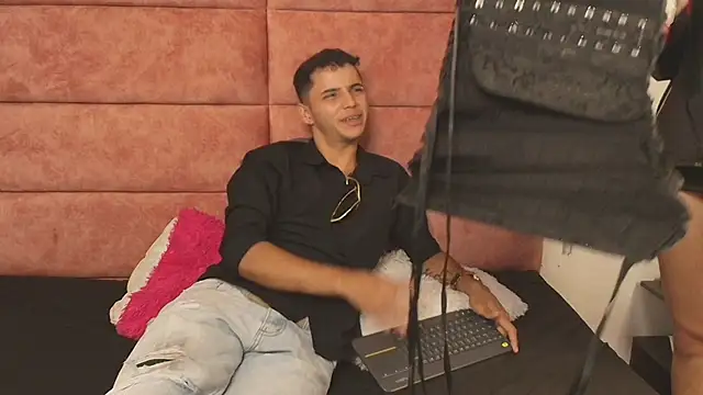 HellAndDante  online show from October 15, 2025, 9:26 pm