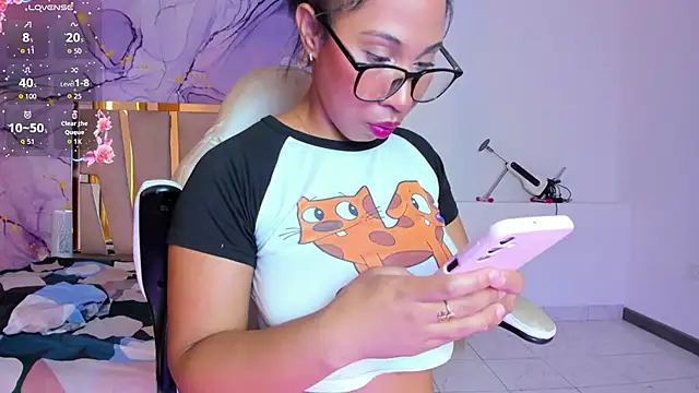 Elowen Clark online show from October 24, 2025, 8:38 pm