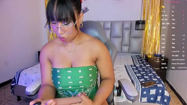 Elowen Clark online show from March 13, 2026, 8:15 pm