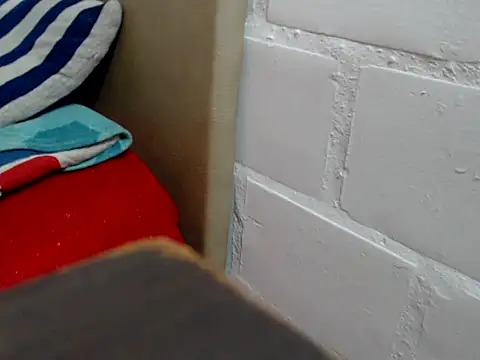 blondehotsquirt online show from February 15, 2026, 9:44 pm