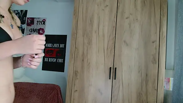 ScarlettSmithX online show from September 9, 2025, 4:45 am