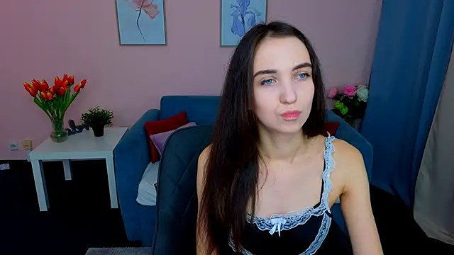 Snapshot of EllaSteele chatting on October 9, 2025, 1:53 pm EllaSteele online show from October 9, 2025, 1:53 pm