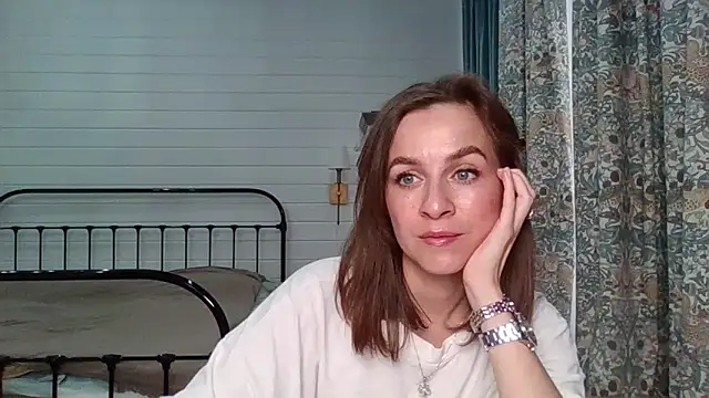 Snapshot of Niravyn_ chatting on October 24, 2025, 6:54 am Niravyn online show from October 24, 2025, 6:54 am