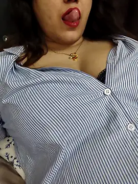 Snapshot of Suhana_Darling chatting on March 14, 2026, 8:53 am Suhana Darling online show from March 14, 2026, 8:53 am