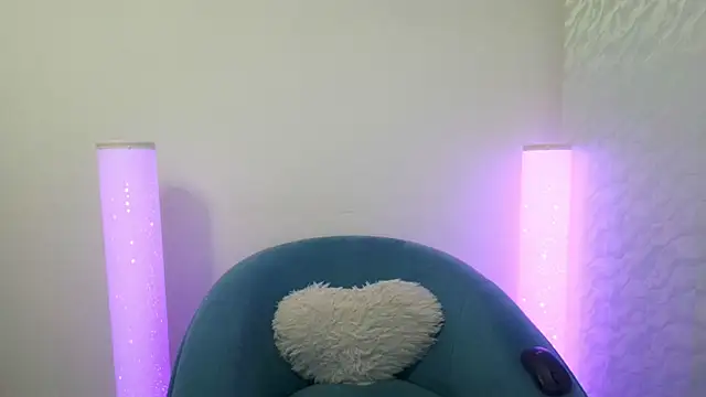 Snapshot of AlanaMilani_ chatting on February 25, 2026, 8:51 pm AlanaMilani online show from February 25, 2026, 8:51 pm