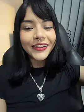 TatiLee online show from April 21, 2026, 3:28 pm