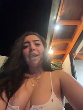 MiaFarkash online show from May 20, 2026, 3:13 am