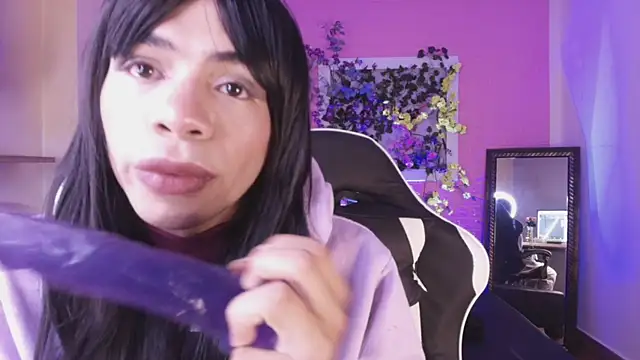 Katy bratz  online show from October 27, 2025, 1:53 am