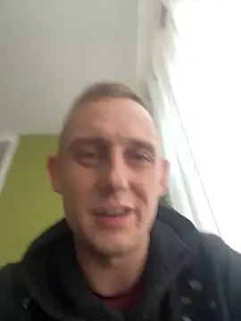 Snapshot of fara09506 chatting on September 15, 2025, 5:02 pm fara09506 online show from September 15, 2025, 5:02 pm