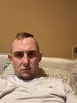 Snapshot of fara09506 chatting on October 21, 2025, 6:08 pm fara09506 online show from October 21, 2025, 6:08 pm