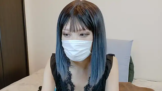 sarina at online show from November 17, 2025, 9:26 am