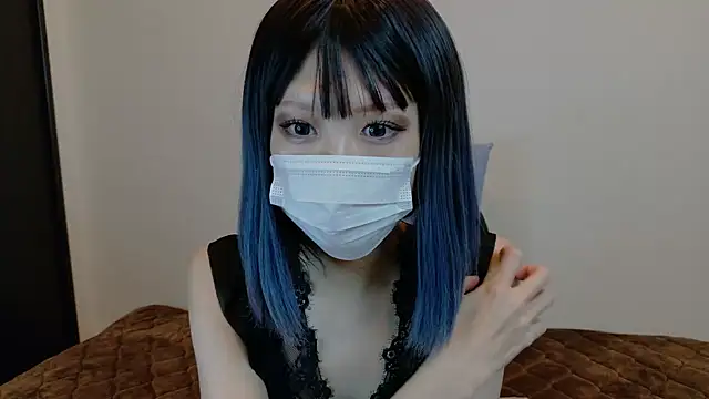 sarina at online show from December 5, 2025, 4:21 am