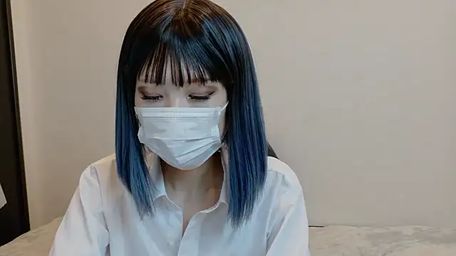 sarina at online show from April 15, 2026, 4:30 am