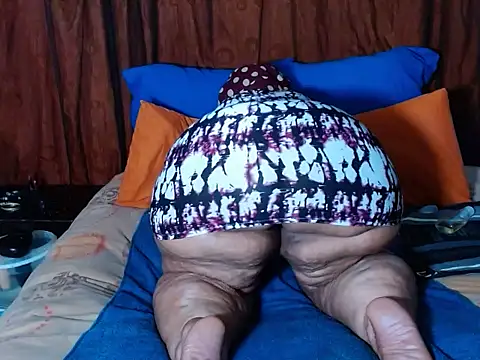 Snapshot of BOUNCINGASSX chatting on February 18, 2026, 2:18 am BOUNCINGASSX online show from February 18, 2026, 2:18 am