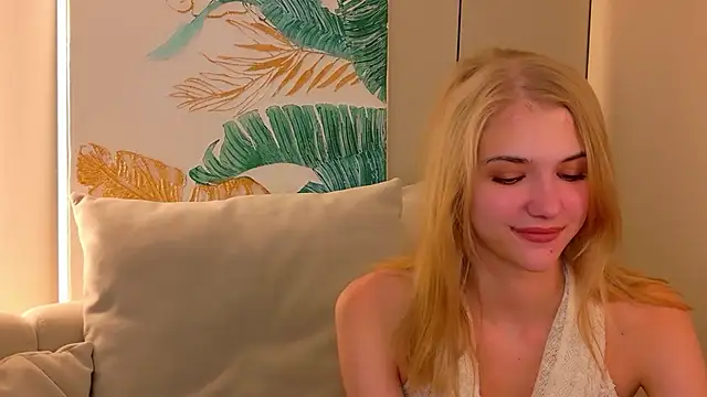 Snapshot of 4example_Chloe chatting on July 7, 2026, 6:47 am 4example Chloe online show from July 7, 2026, 6:47 am