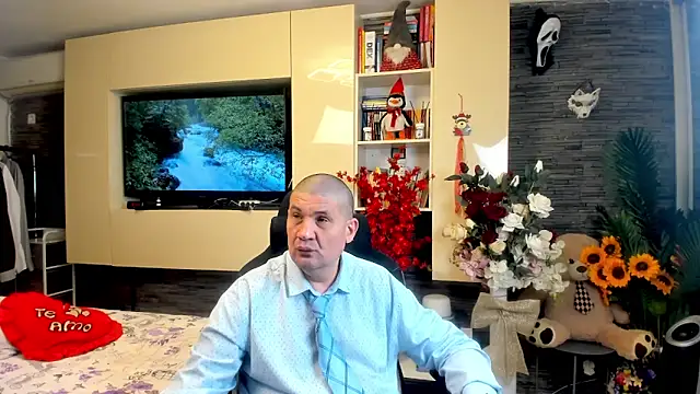 SpartacusDaddy48 online show from April 30, 2026, 4:24 pm