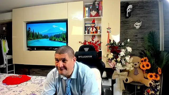 SpartacusDaddy48 online show from May 9, 2026, 8:52 am