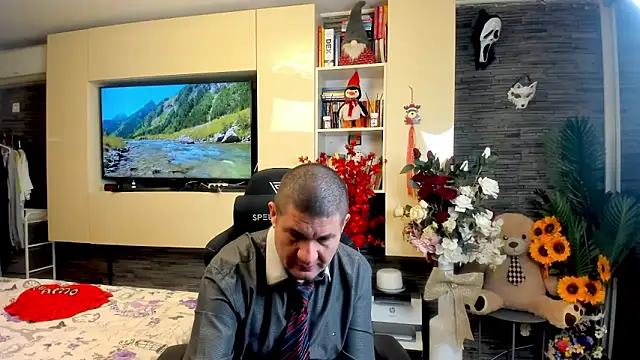 SpartacusDaddy48 online show from May 9, 2026, 8:58 pm