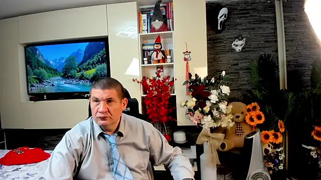 SpartacusDaddy48 online show from May 15, 2026, 12:01 pm