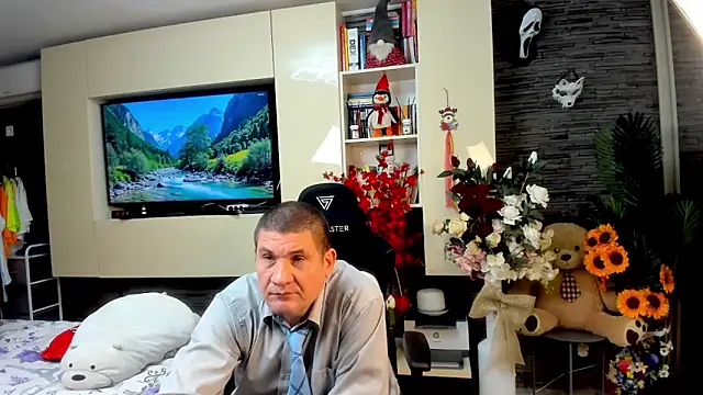 SpartacusDaddy48 online show from May 16, 2026, 12:07 am