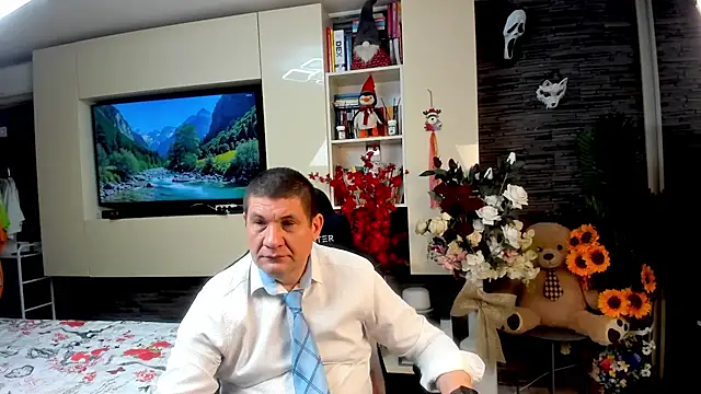 SpartacusDaddy48 online show from May 22, 2026, 2:22 pm