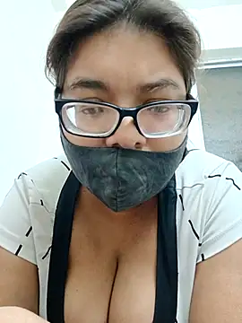 Elie couple143 online show from November 20, 2025, 6:29 pm