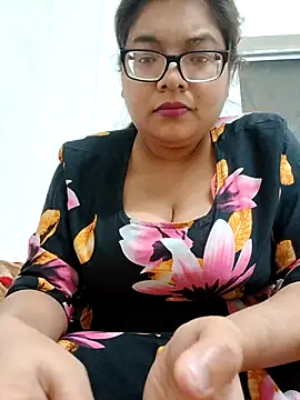 Elie couple143 online show from December 19, 2025, 6:48 pm