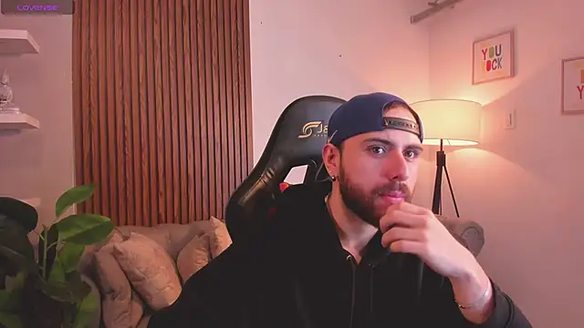 Maximo Wolff online show from April 13, 2026, 1:11 am