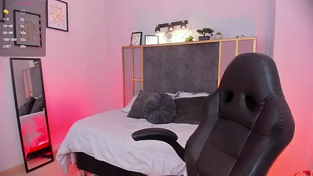 Snapshot of Azurra_amatto2 chatting on February 19, 2026, 8:16 pm Azurra amatto2 online show from February 19, 2026, 8:16 pm