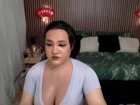 QueenxxLucy online show from October 23, 2025, 2:22 am