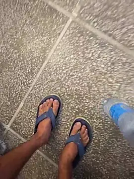 Snapshot of desir3dlund chatting on November 30, 2025, 3:32 am desir3dlund online show from November 30, 2025, 3:32 am