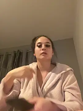 LollyLove  online show from February 19, 2026, 9:11 pm